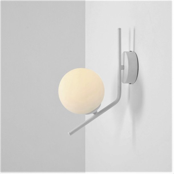 Arts - Vglampe i hvidt metal og hvidt glas