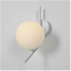 Arts - Vglampe i hvidt metal og hvidt glas