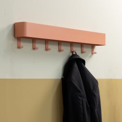 Alhamba - Knagerkke med hylde i lys orange metal, syv knager